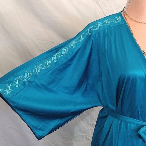VTG 70s VF Teal Paisley Embroidered Wide Sleeve Long Nylon Robe Small - Picture 5 of 17